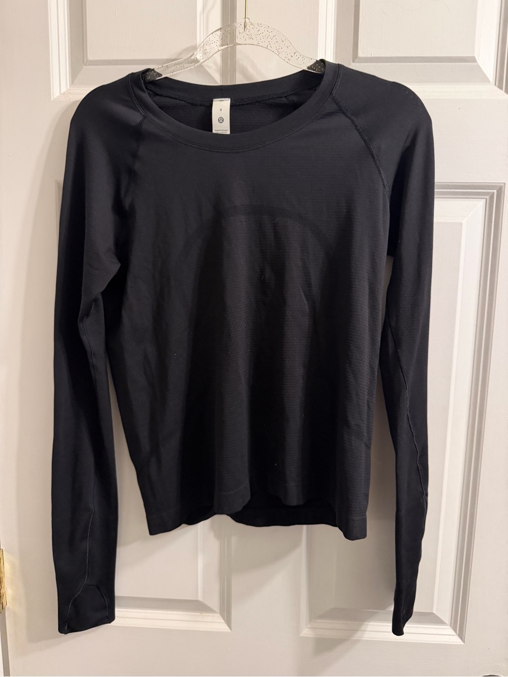 Lululemon swiftly Women's Black Long-Sleeve Crewneck Top